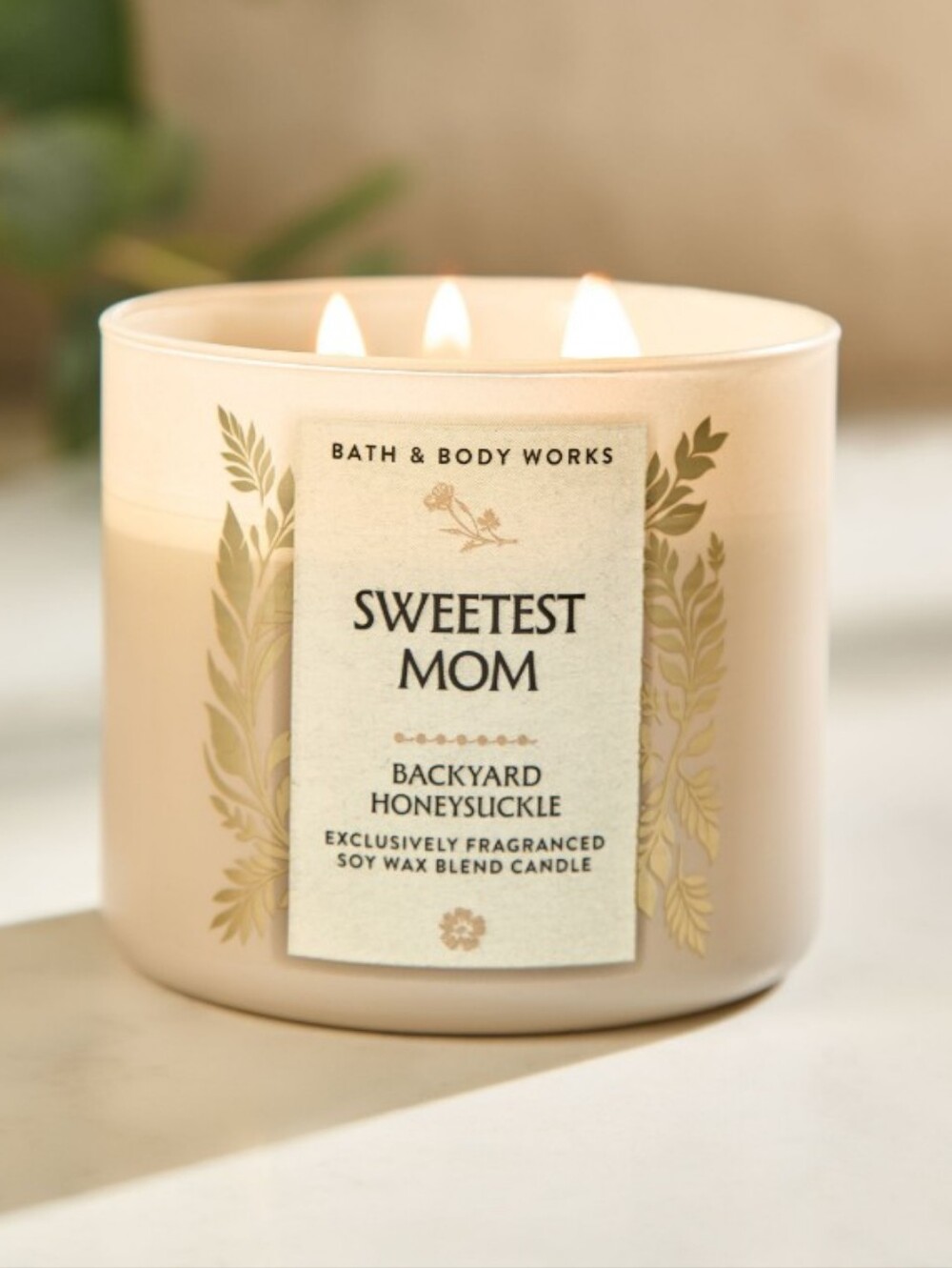 Bath & Body Works Sweetest Mom Backyard Honeysuckle Candle - Cream & Gold